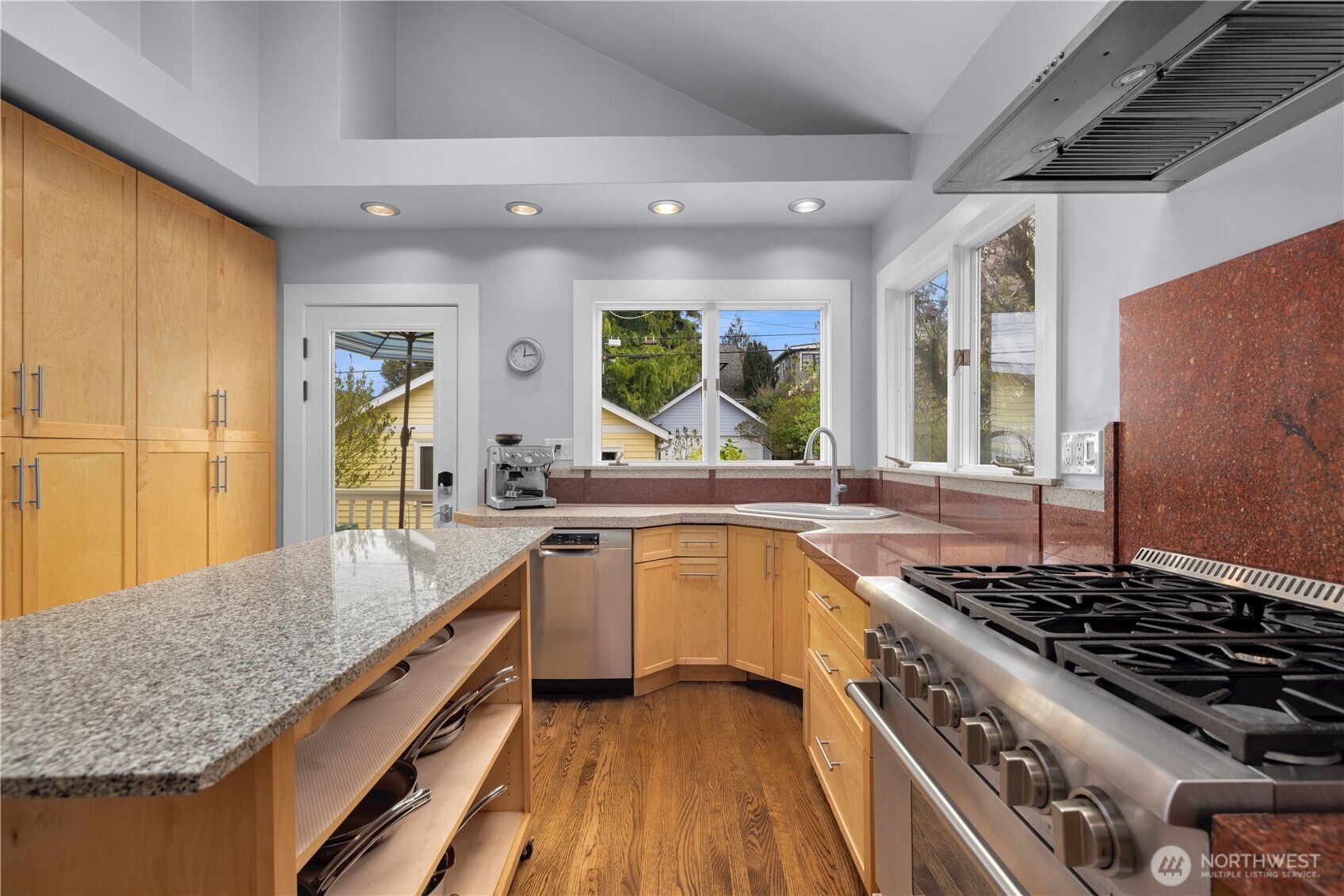 2528 1st Avenue W, Seattle, WA 98119