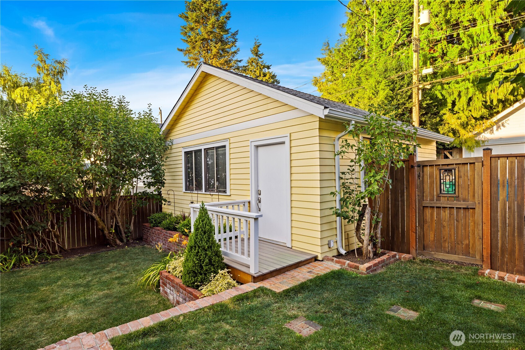 2528 1st Avenue W, Seattle, WA 98119