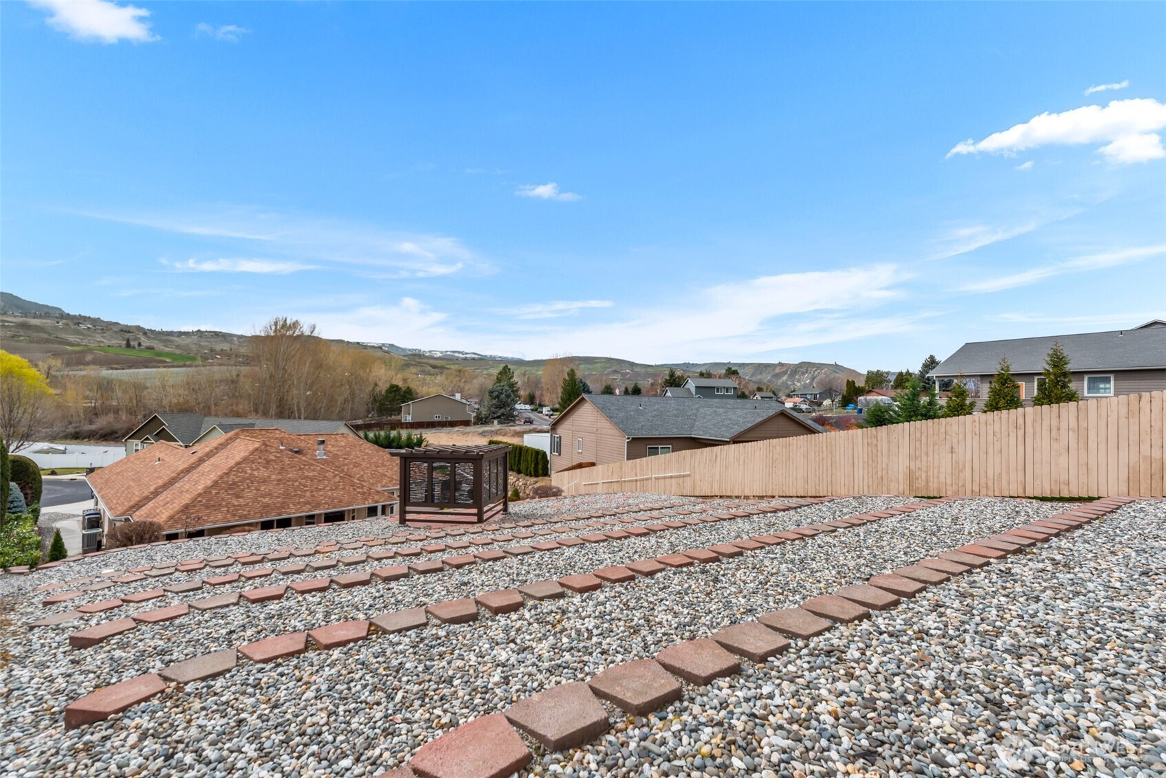 48 Luther Court , Malaga, WA 98828