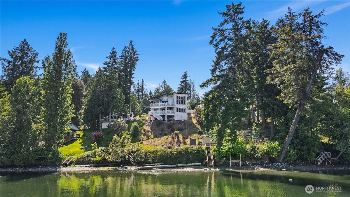 2142 Island Drive NW, Olympia, WA 98502-9711