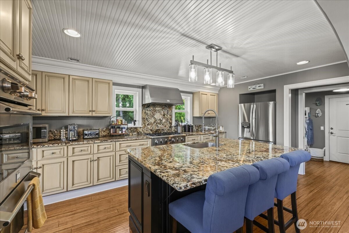 2142 Island Drive NW, Olympia, WA 98502-9711