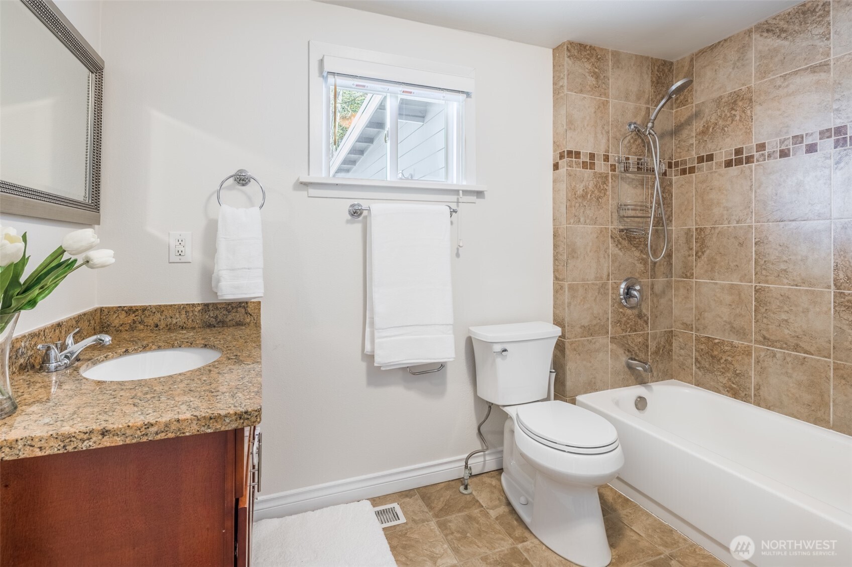 812 Reiten Road , Kent, WA 98030