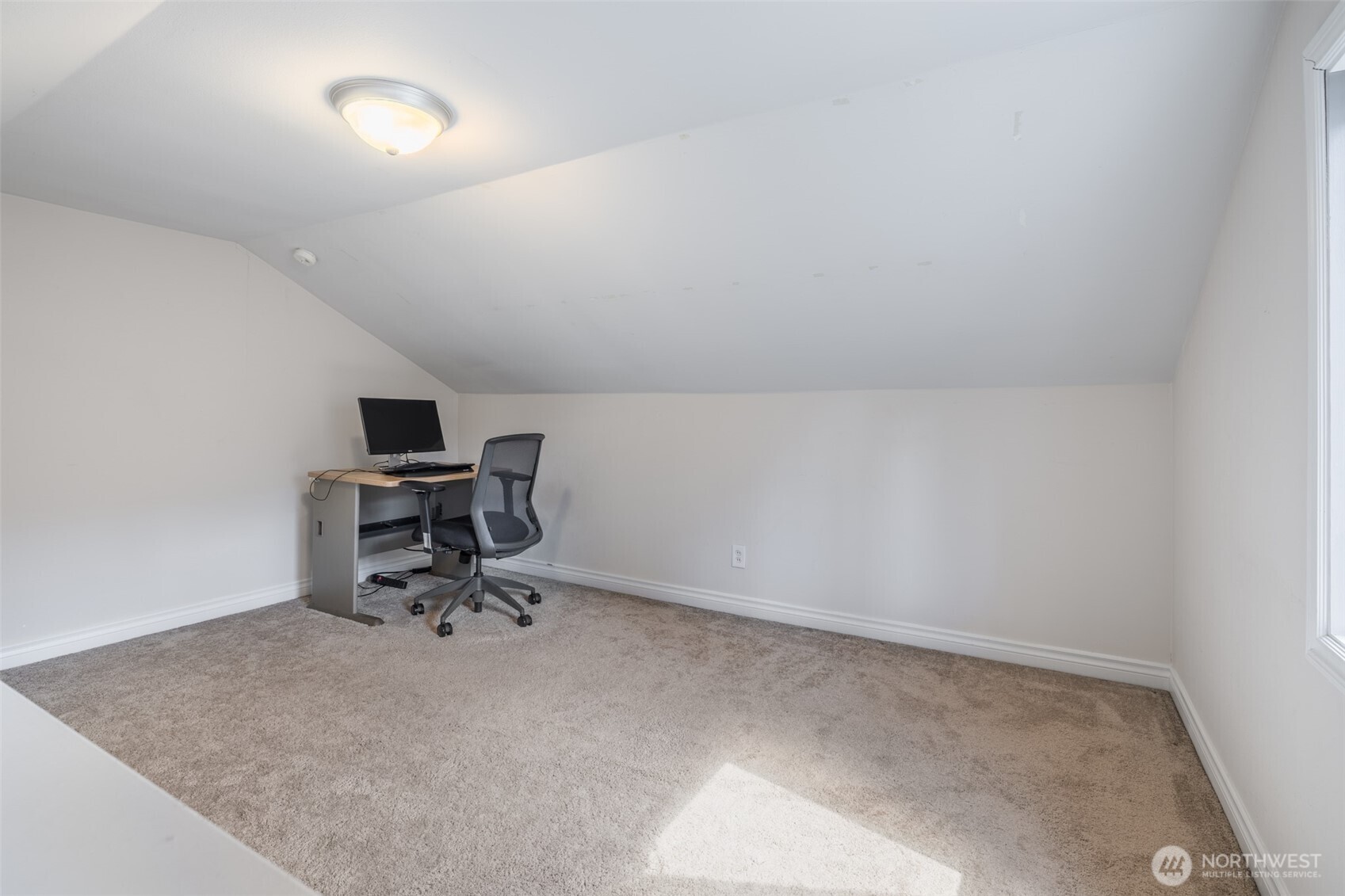 812 Reiten Road , Kent, WA 98030