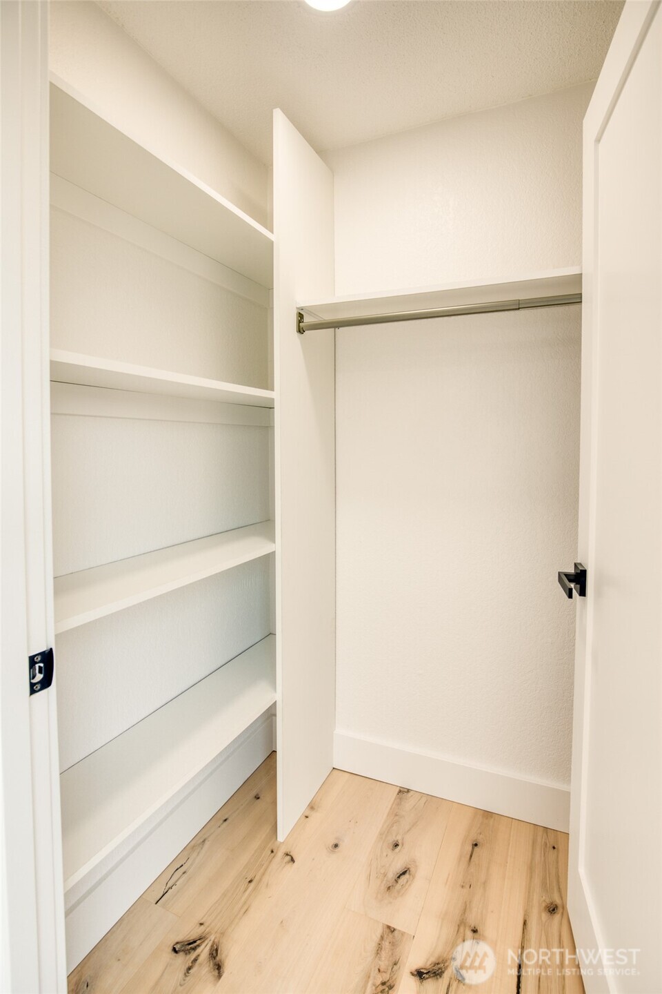 506 Sand Dune Avenue SW, Ocean Shores, WA 98569