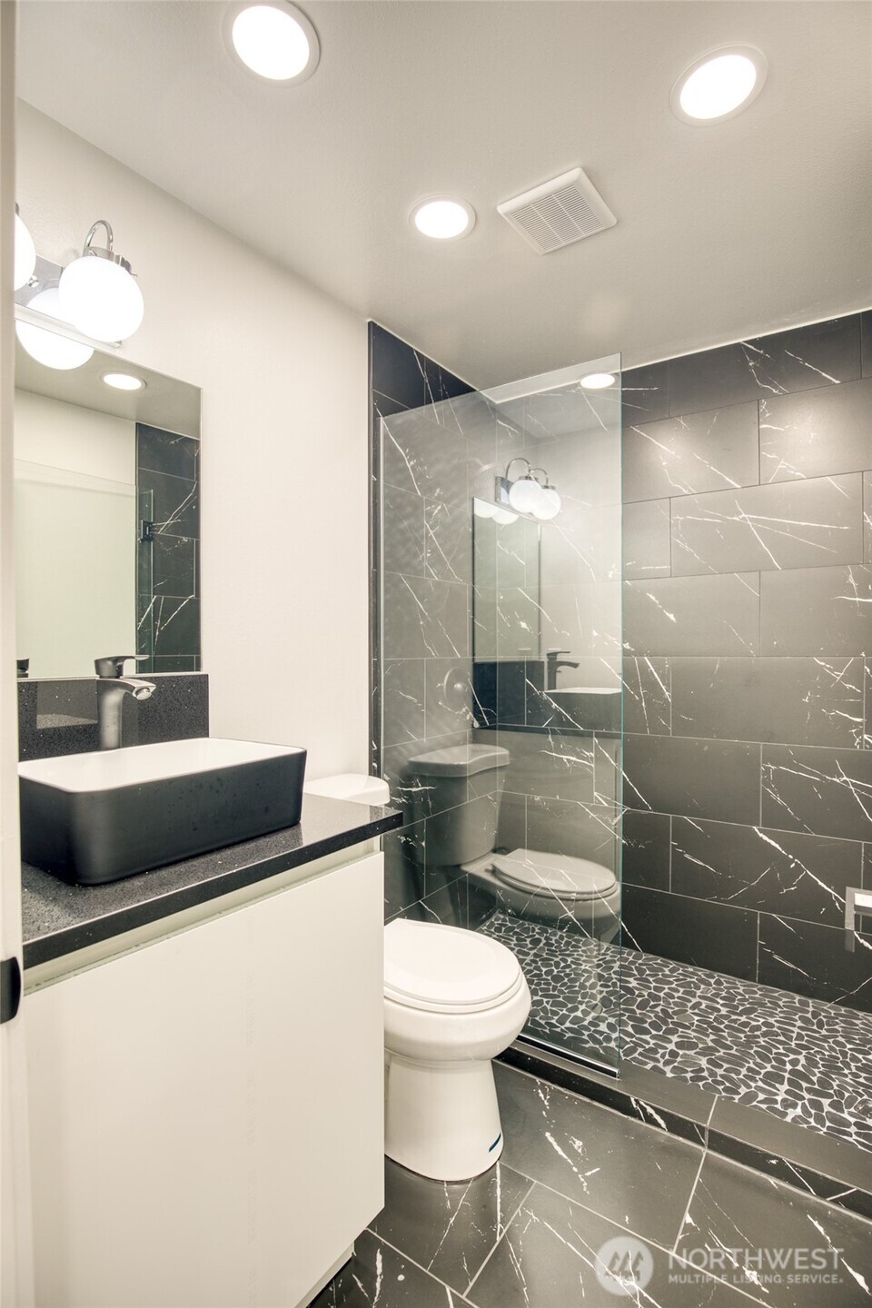 506 Sand Dune Avenue SW, Ocean Shores, WA 98569