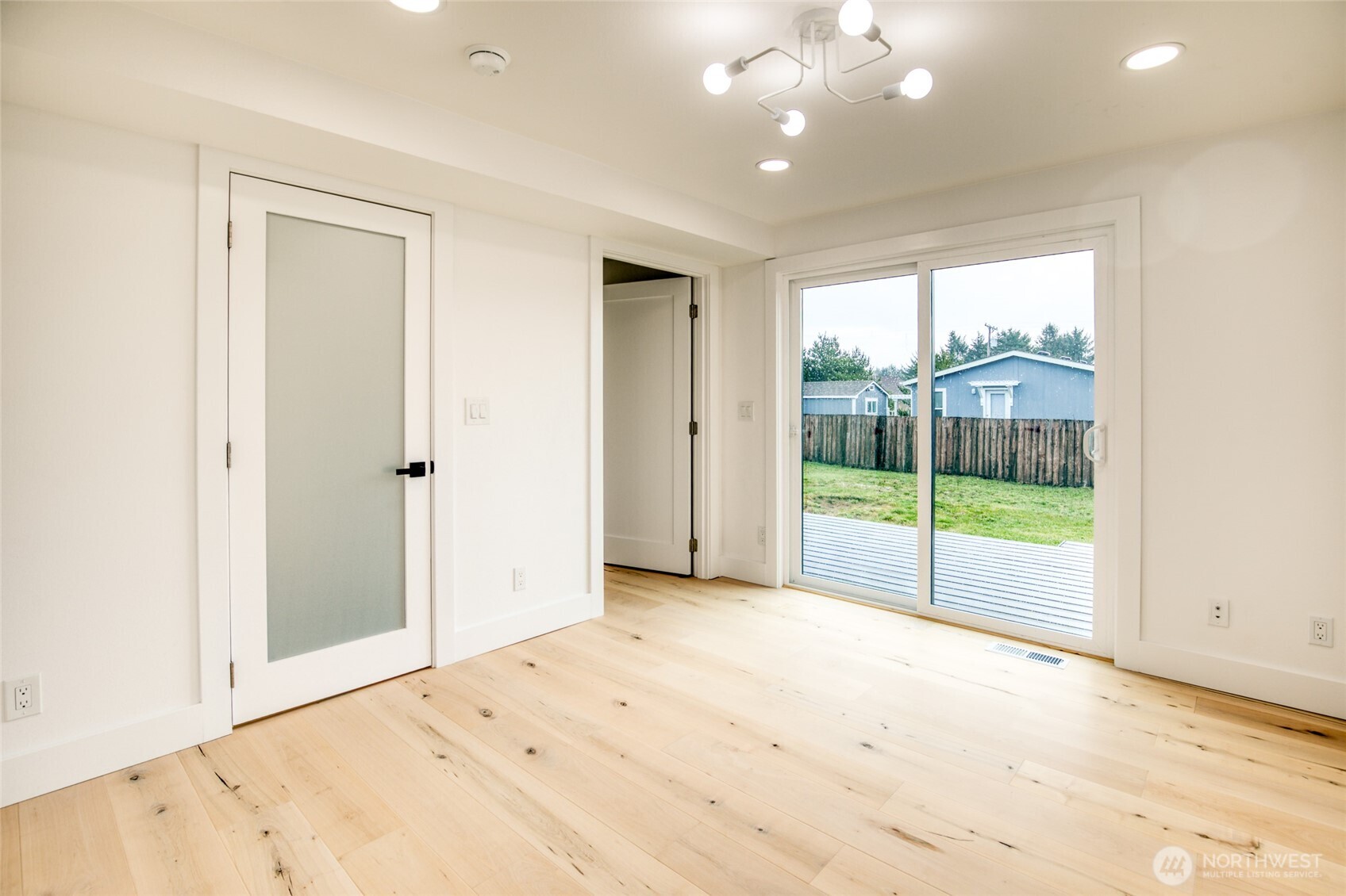 506 Sand Dune Avenue SW, Ocean Shores, WA 98569