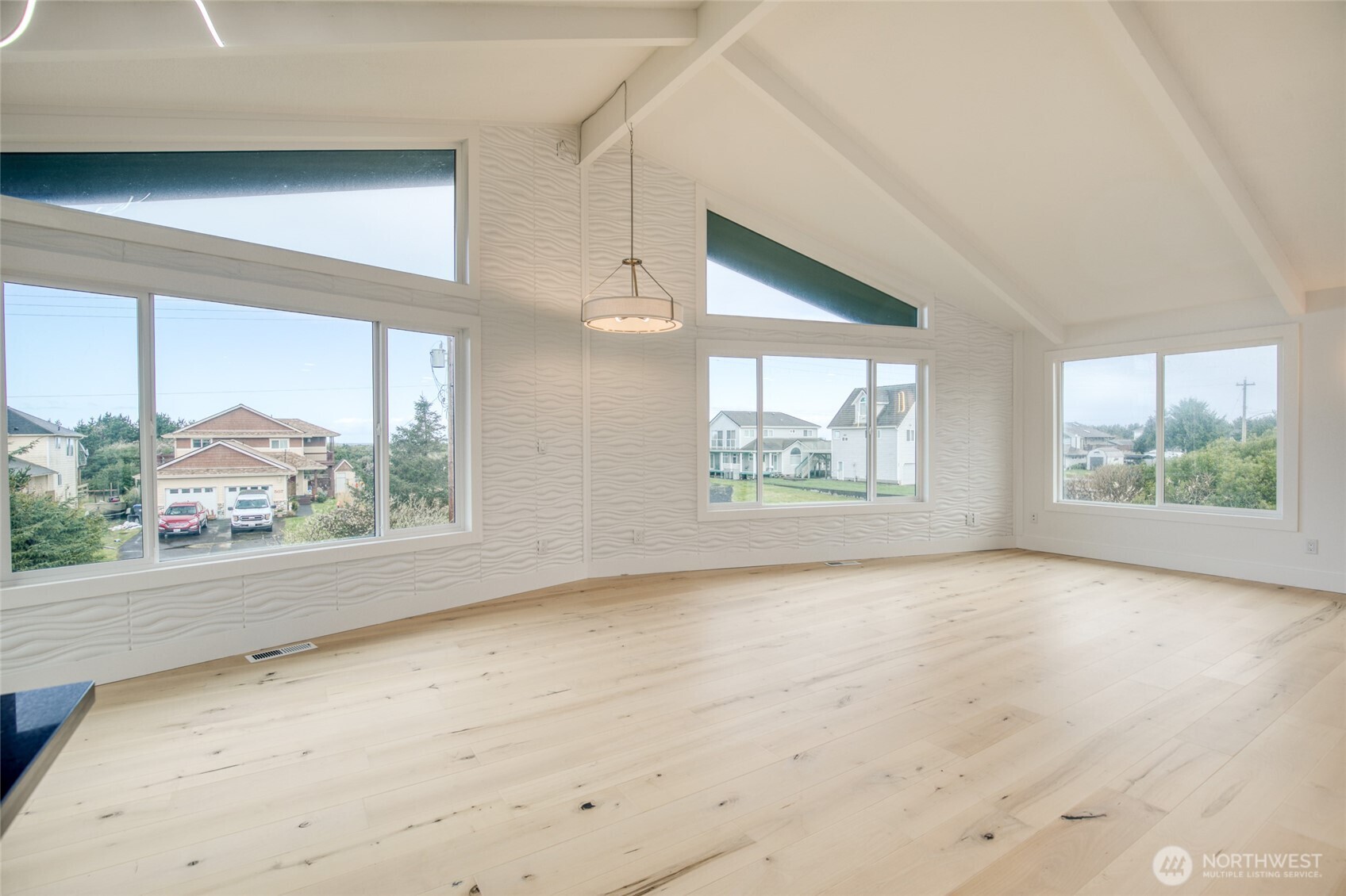 506 Sand Dune Avenue SW, Ocean Shores, WA 98569