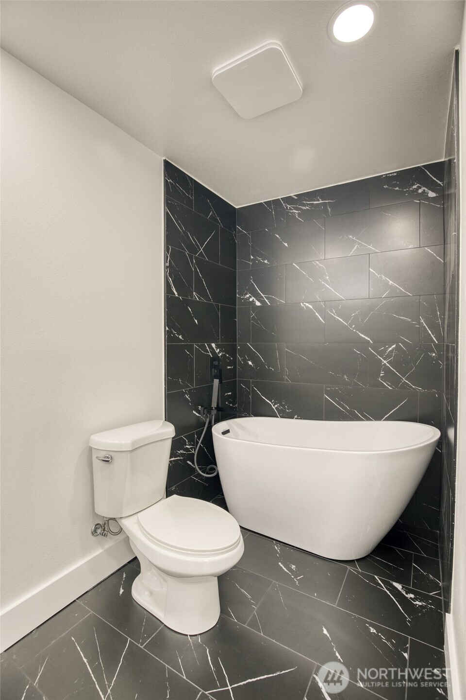 506 Sand Dune Avenue SW, Ocean Shores, WA 98569