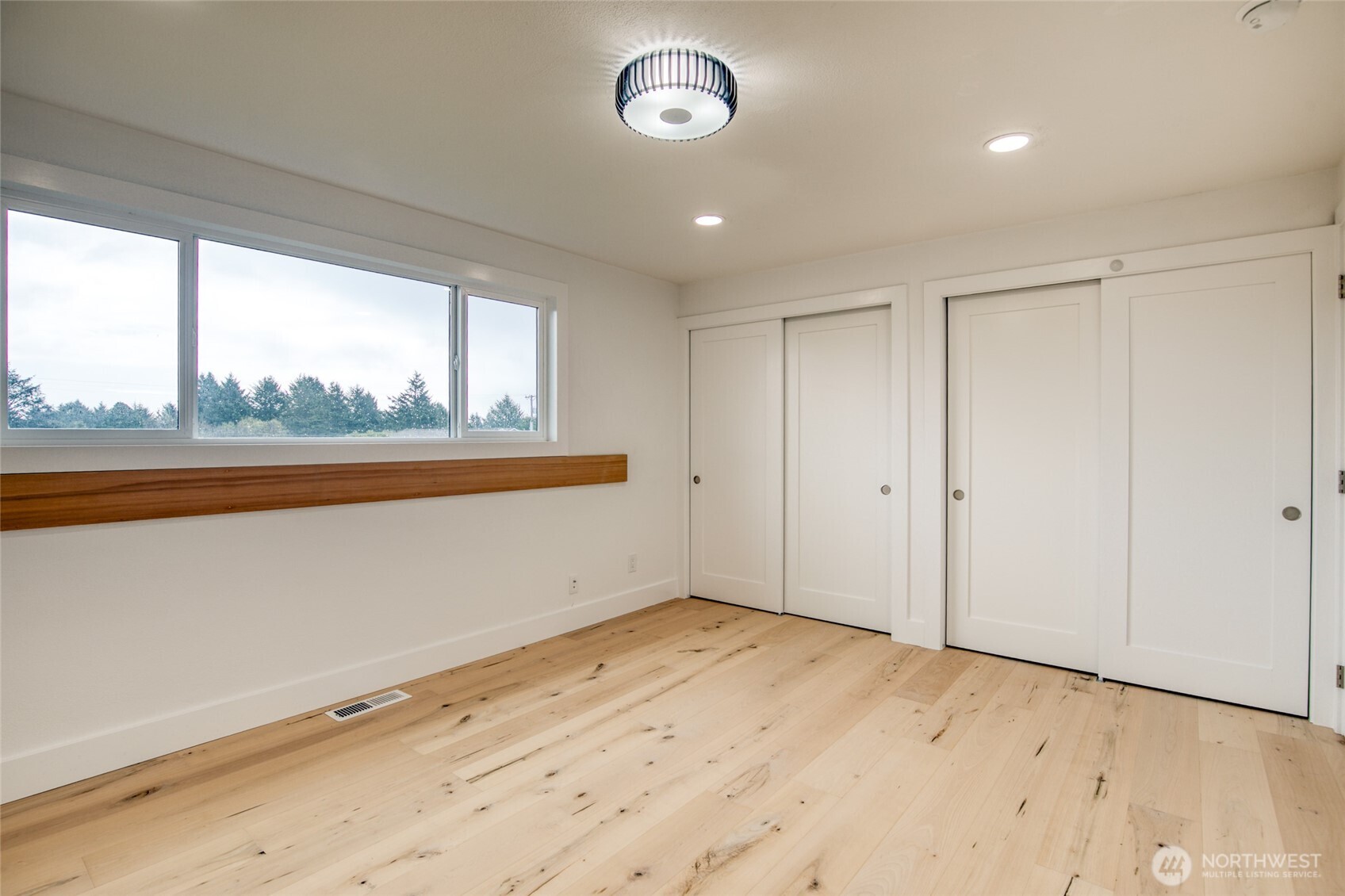 506 Sand Dune Avenue SW, Ocean Shores, WA 98569