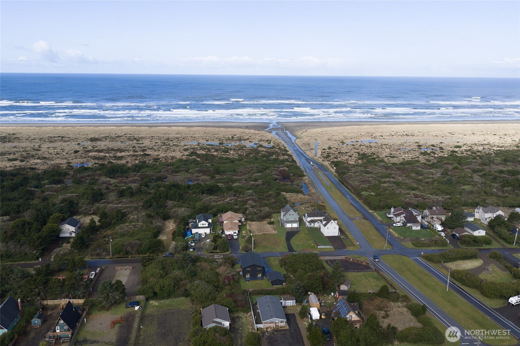 506 Sand Dune Avenue SW, Ocean Shores, WA 98569