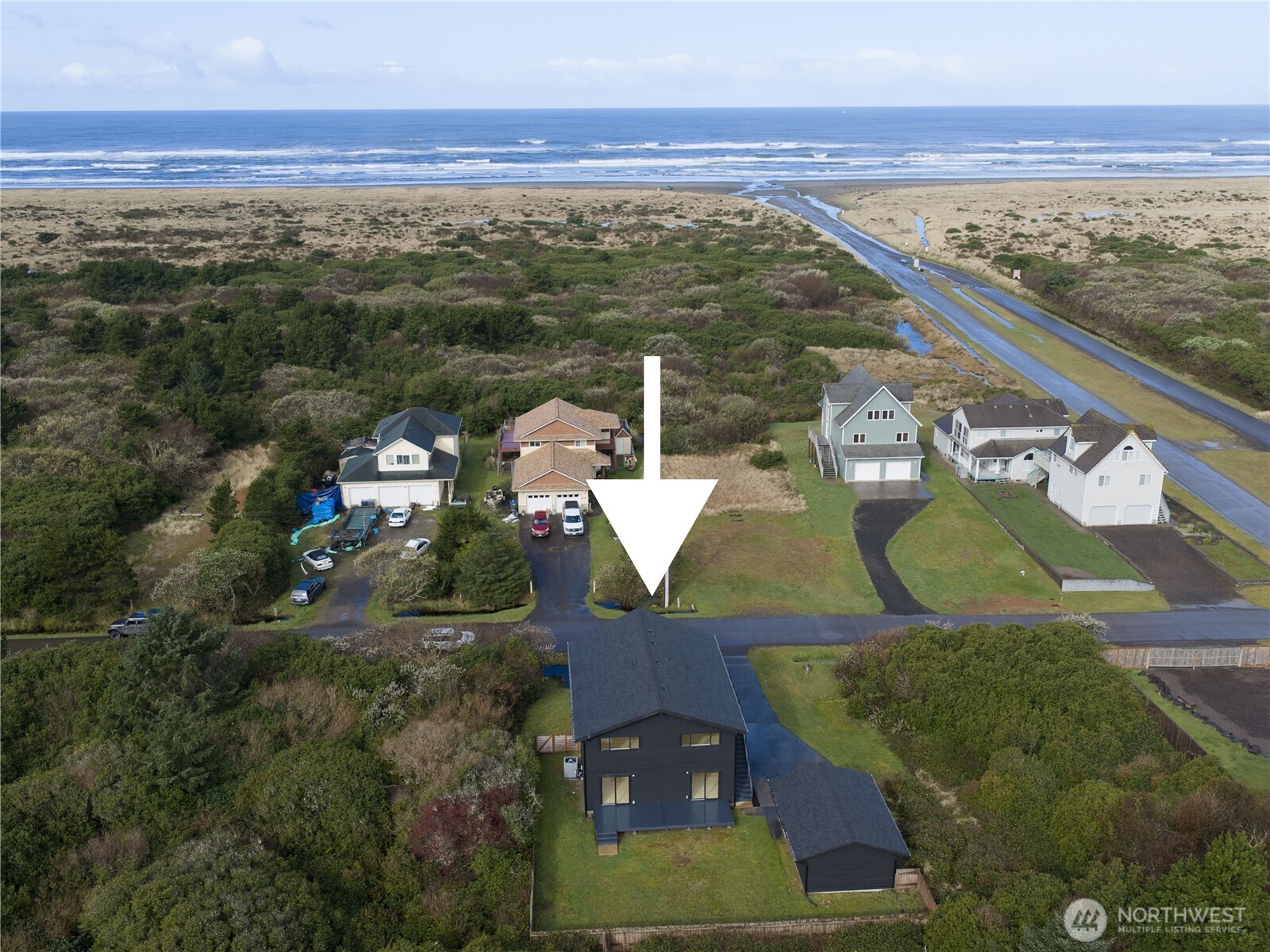506 Sand Dune Avenue SW, Ocean Shores, WA 98569
