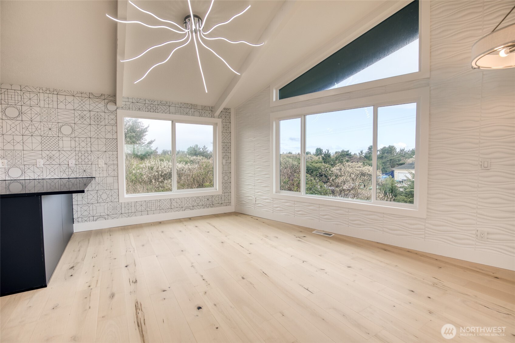 506 Sand Dune Avenue SW, Ocean Shores, WA 98569