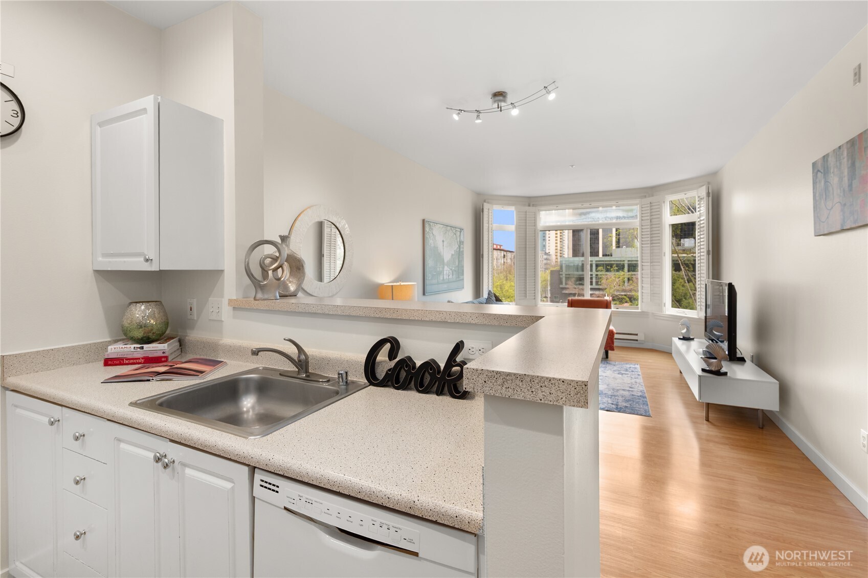 2415 2nd Ave #540, Seattle, WA 98121