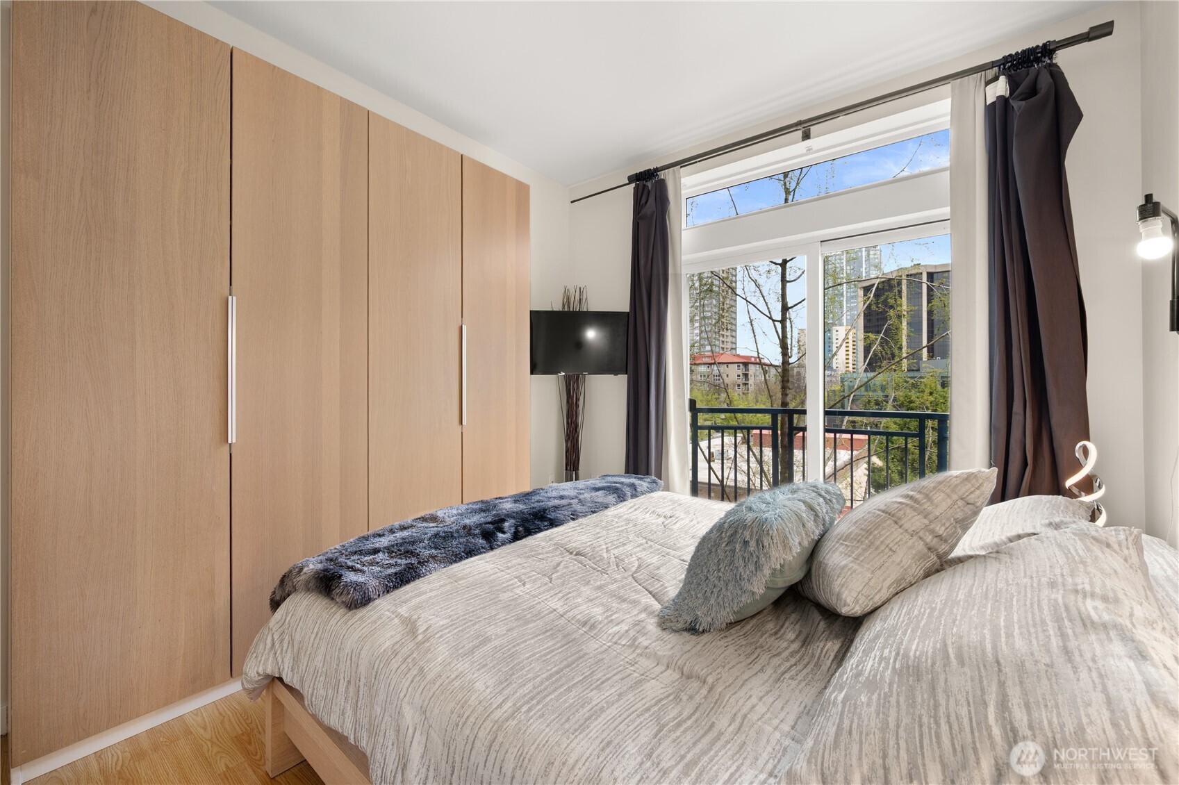 2415 2nd Ave #540, Seattle, WA 98121