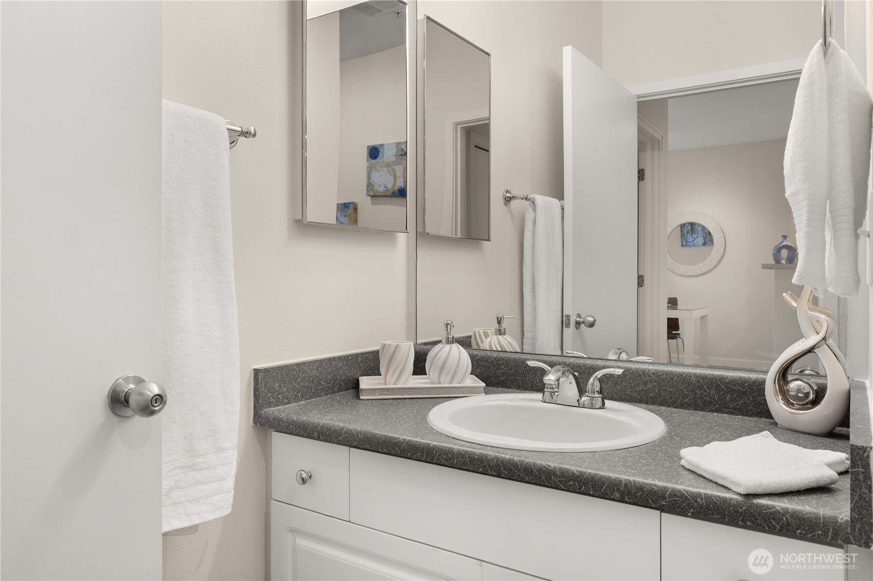 2415 2nd Ave #540, Seattle, WA 98121