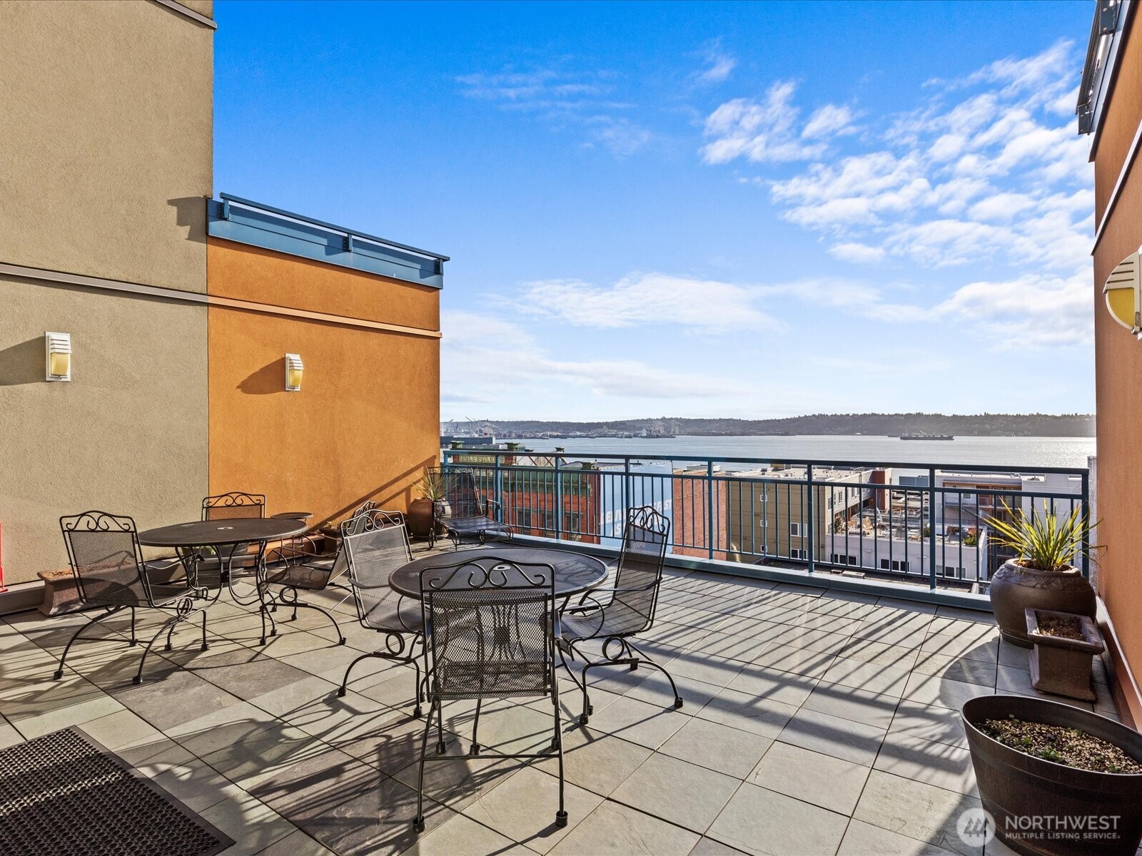 2415 2nd Ave #540, Seattle, WA 98121