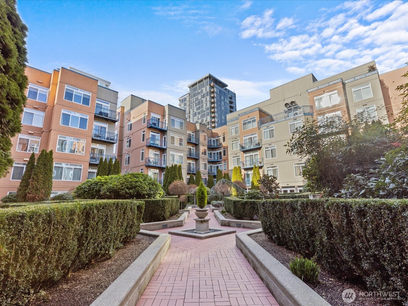 2415 2nd Ave #540, Seattle, WA 98121