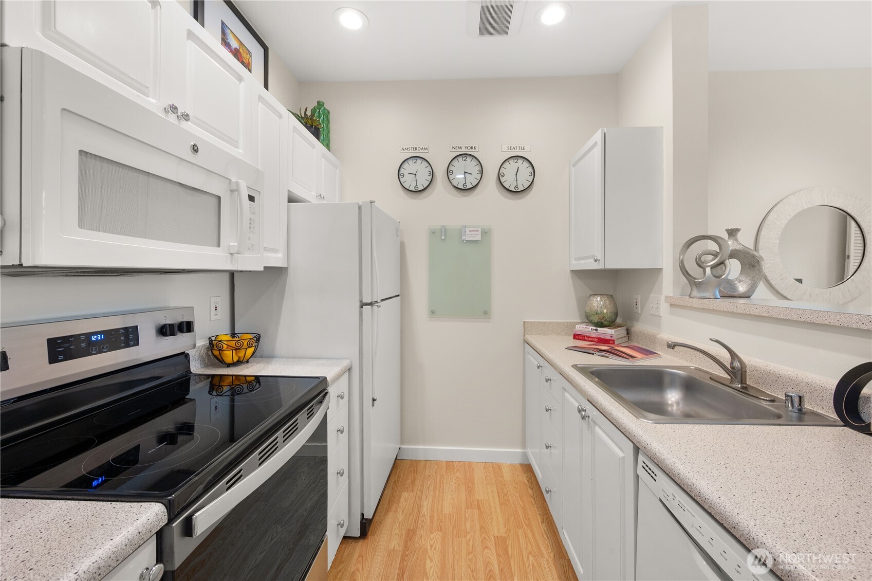 2415 2nd Ave #540, Seattle, WA 98121