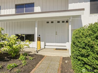 12570 SE 70th Street , Newcastle, WA 98056 - Photo 2