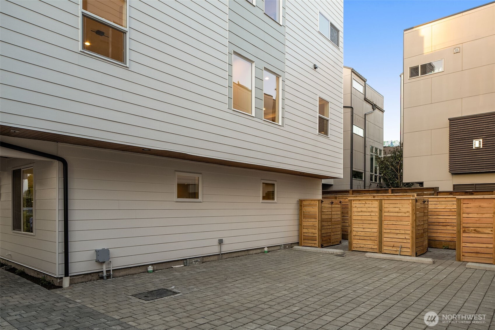 2647 B NW 63rd St , Seattle, WA 98107