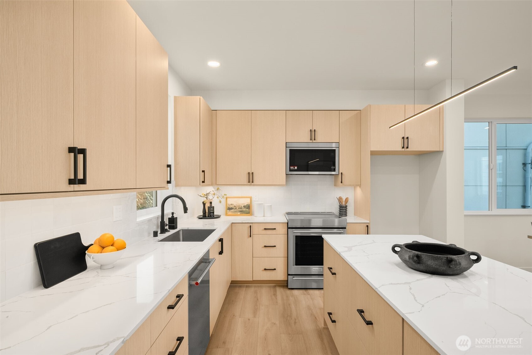 2647 B NW 63rd St , Seattle, WA 98107