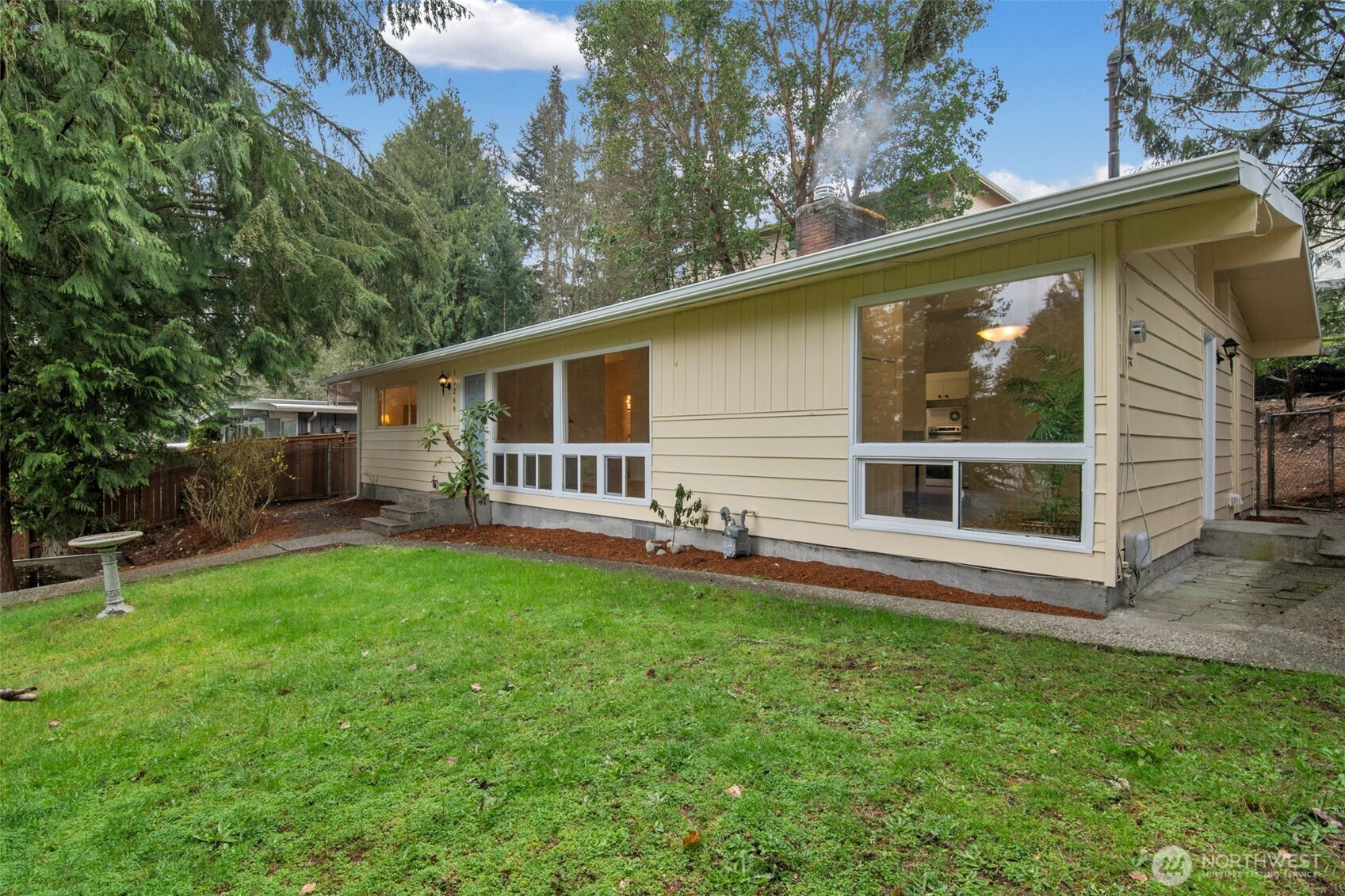 15269 Densmore Avenue N, Shoreline, WA 98133-6305