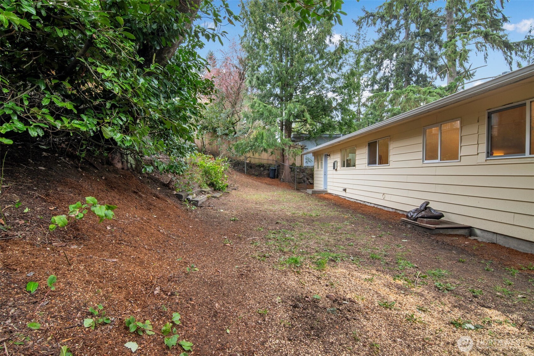 15269 Densmore Avenue N, Shoreline, WA 98133-6305