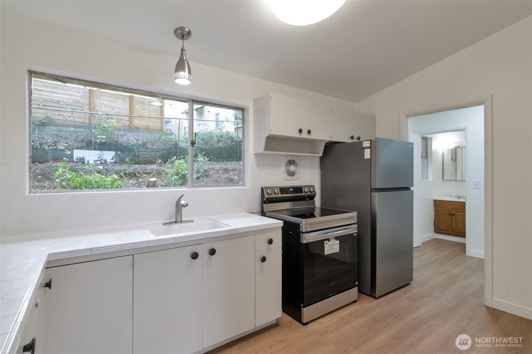 15269 Densmore Avenue N, Shoreline, WA 98133-6305