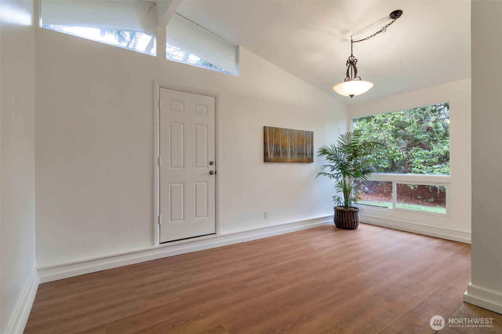 15269 Densmore Avenue N, Shoreline, WA 98133-6305