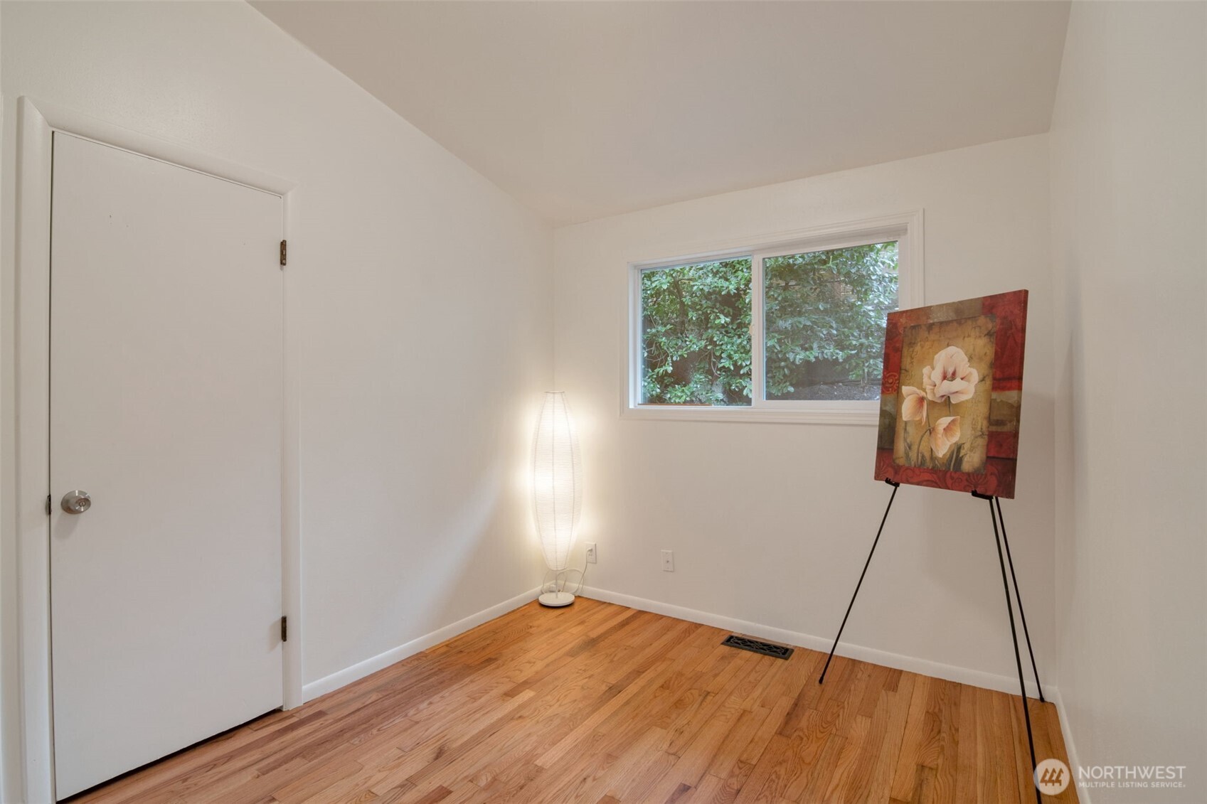 15269 Densmore Avenue N, Shoreline, WA 98133-6305