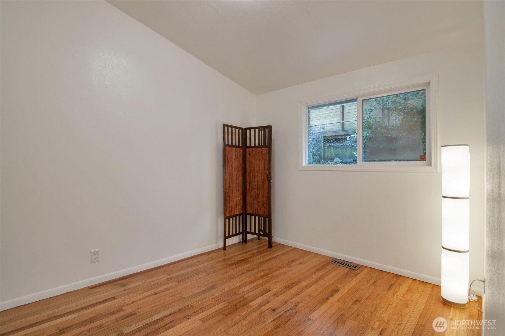 15269 Densmore Avenue N, Shoreline, WA 98133-6305