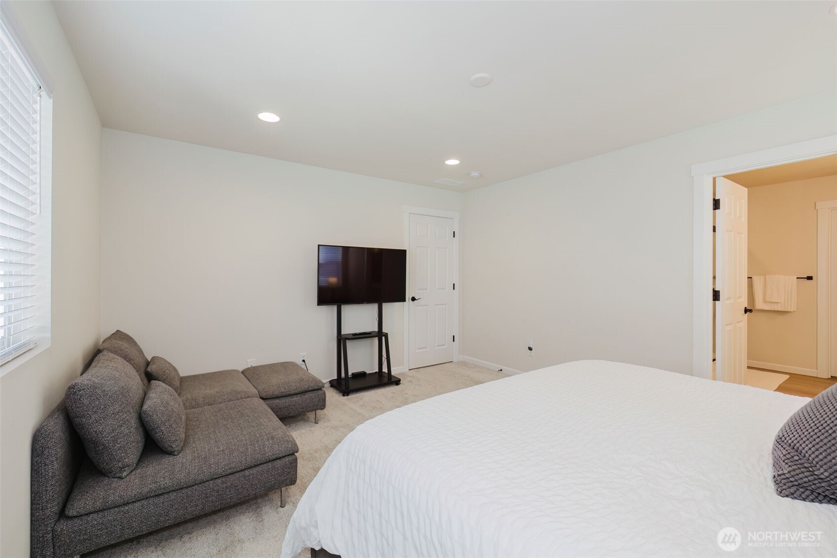 10377 Chimes Place NW, Bremerton, WA 98311
