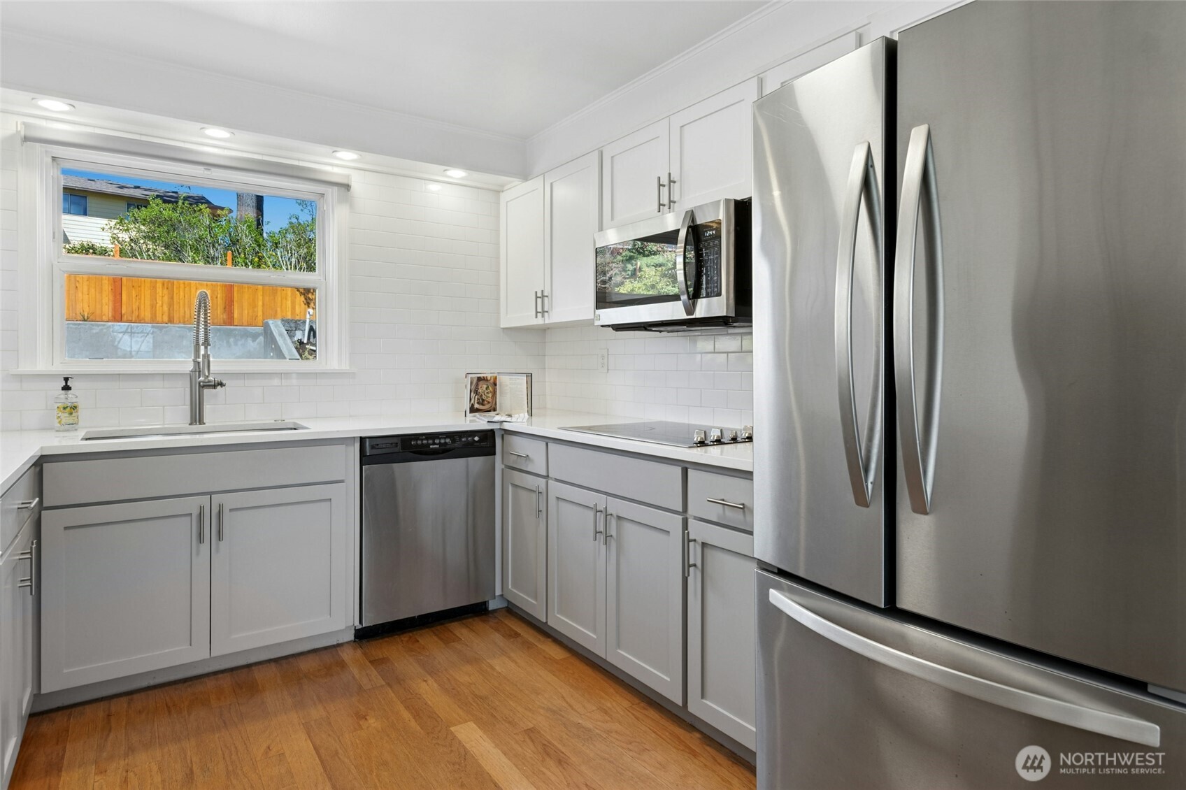 17154 NE 5th Street , Bellevue, WA 98008-4129