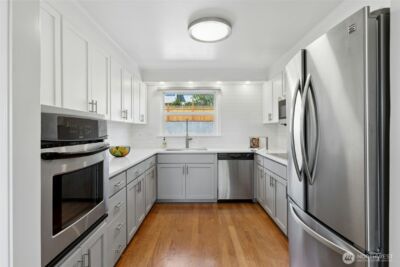 17154 NE 5th Street , Bellevue, WA 98008-4129 - Photo 12