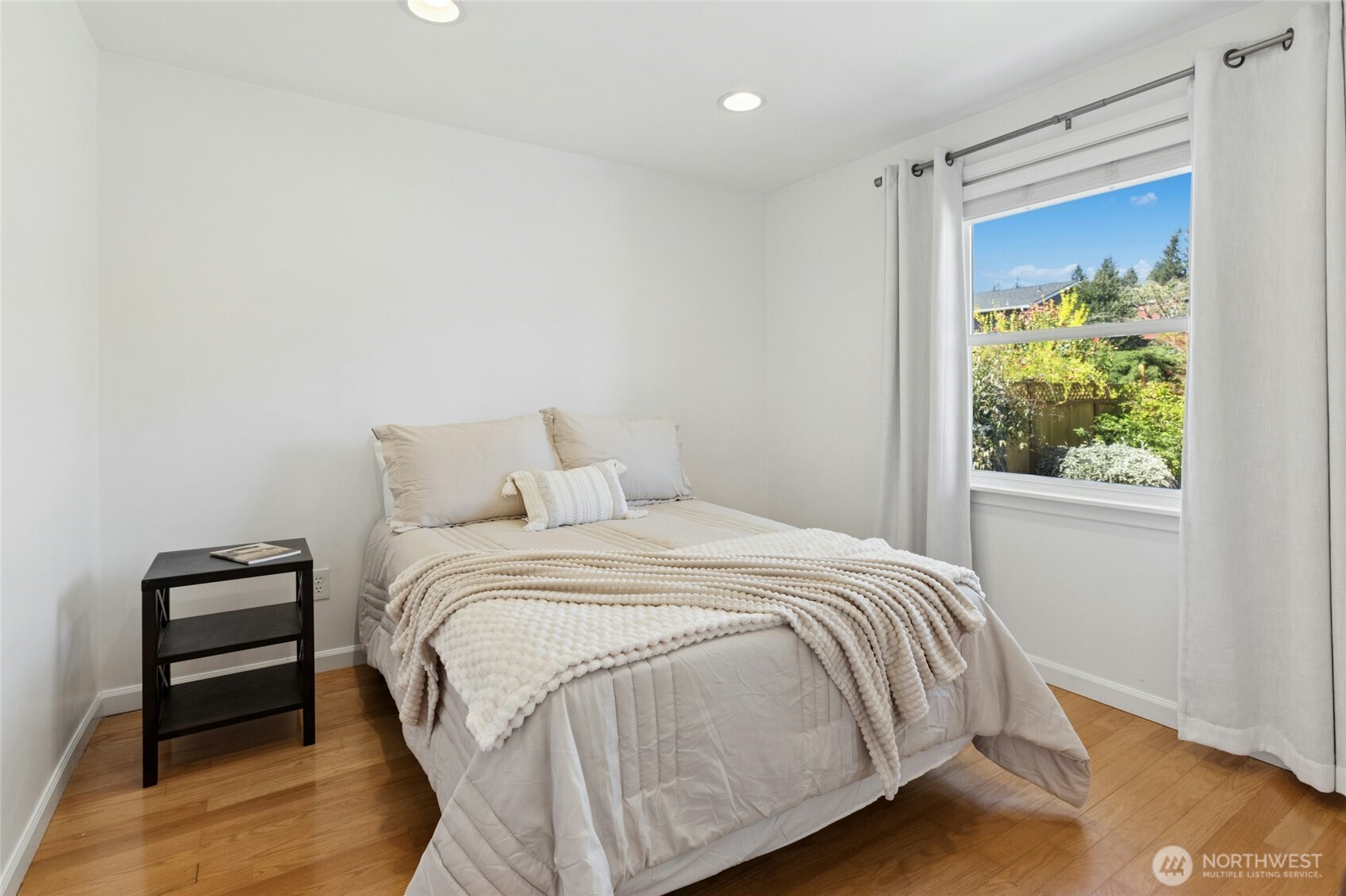 17154 NE 5th Street , Bellevue, WA 98008-4129