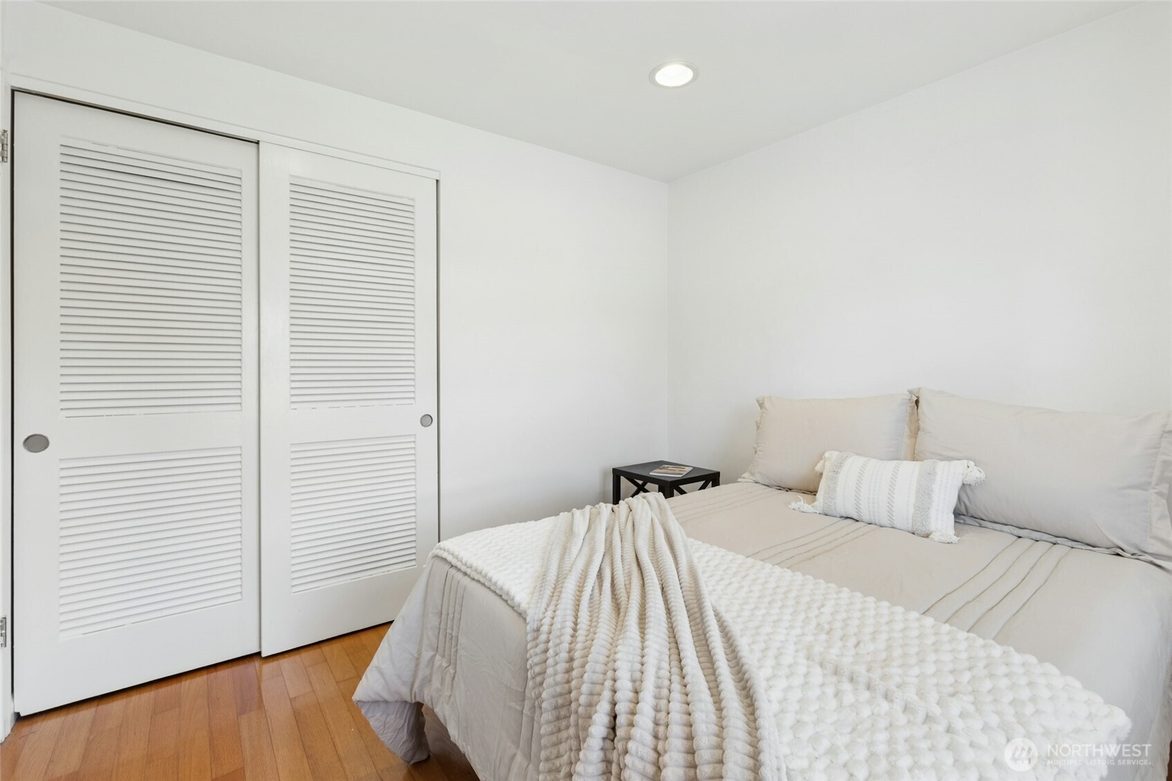 17154 NE 5th Street , Bellevue, WA 98008-4129