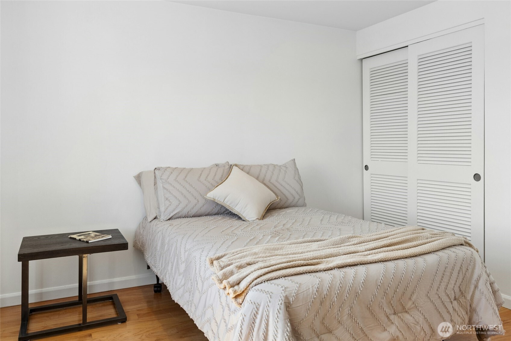 17154 NE 5th Street , Bellevue, WA 98008-4129