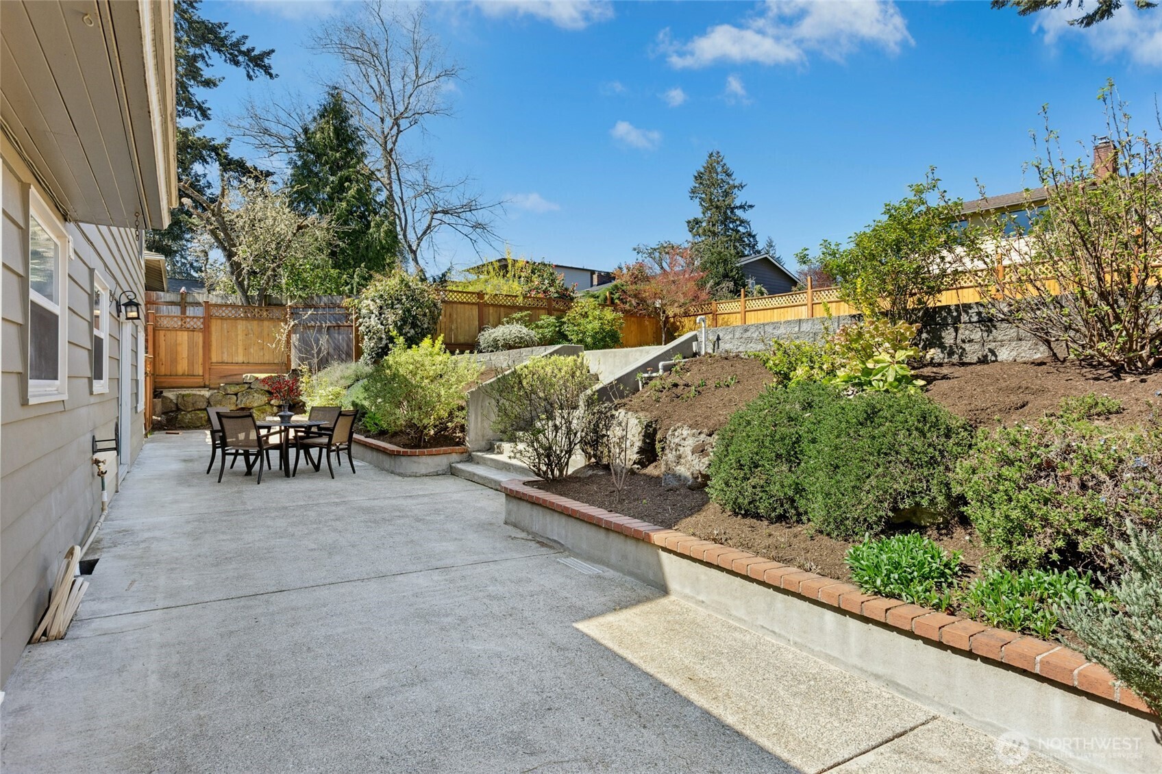 17154 NE 5th Street , Bellevue, WA 98008-4129