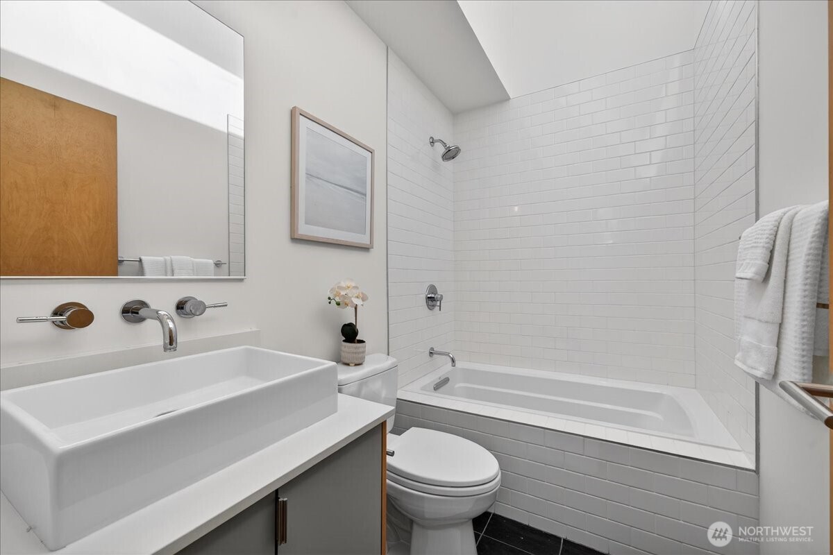 943 Martin Luther King Jr Way S #A, Seattle, WA 98144