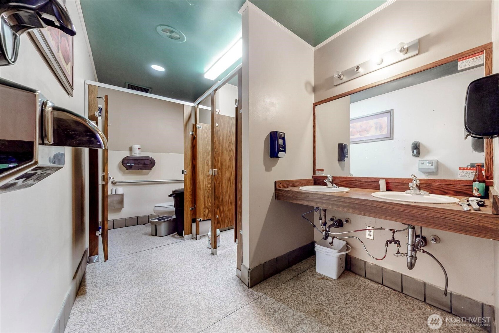 3558 Wheaton Way , Bremerton, WA 98310