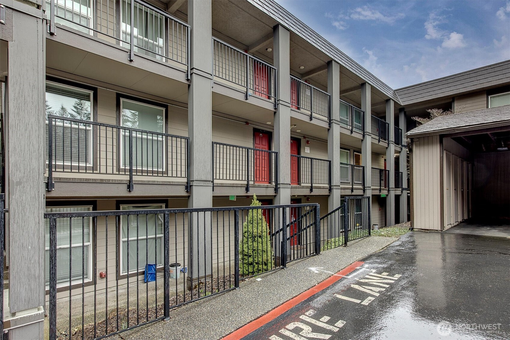 9517 NE 180th Street #B203, Bothell, WA 98011