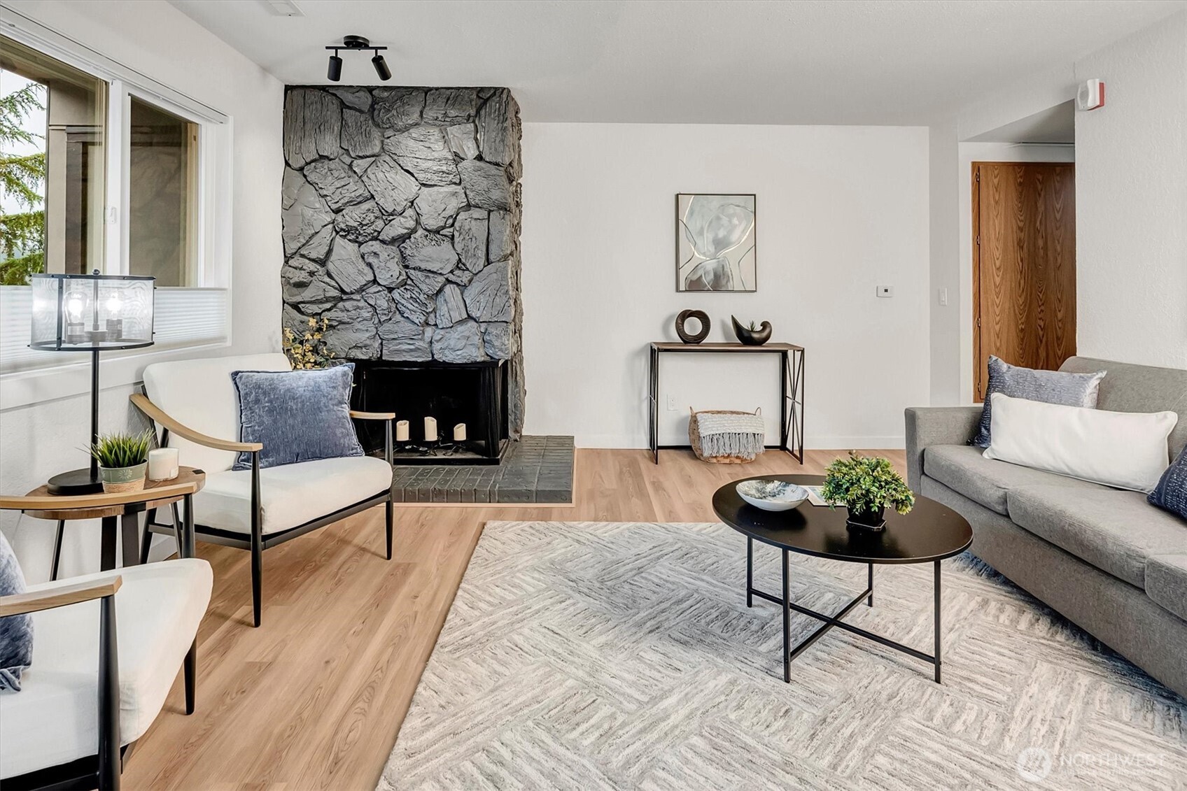 9517 NE 180th Street #B203, Bothell, WA 98011