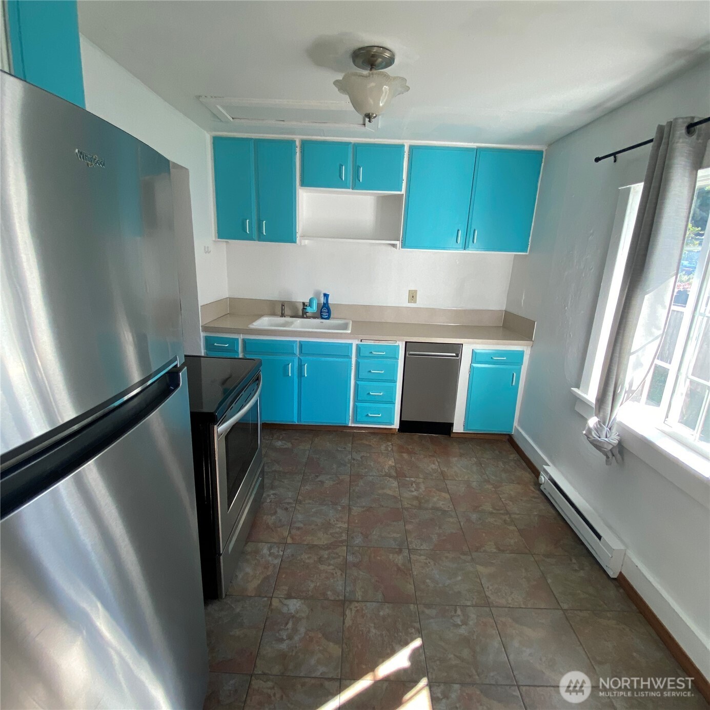 2716 Sylvan Drive W, University Place, WA 98466-2741