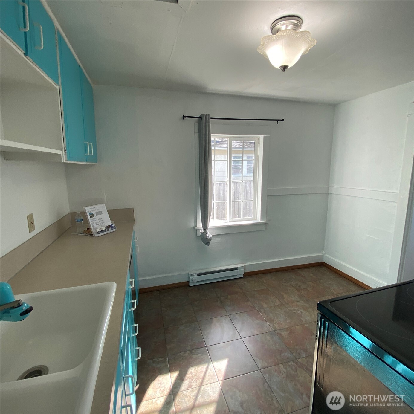 2716 Sylvan Drive W, University Place, WA 98466-2741