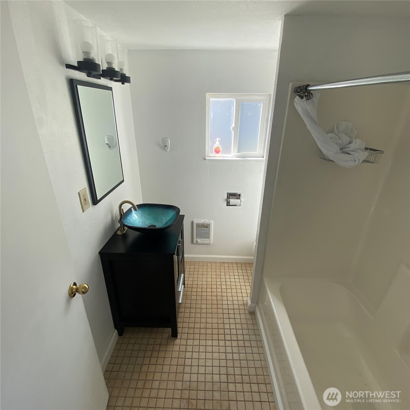2716 Sylvan Drive W, University Place, WA 98466-2741