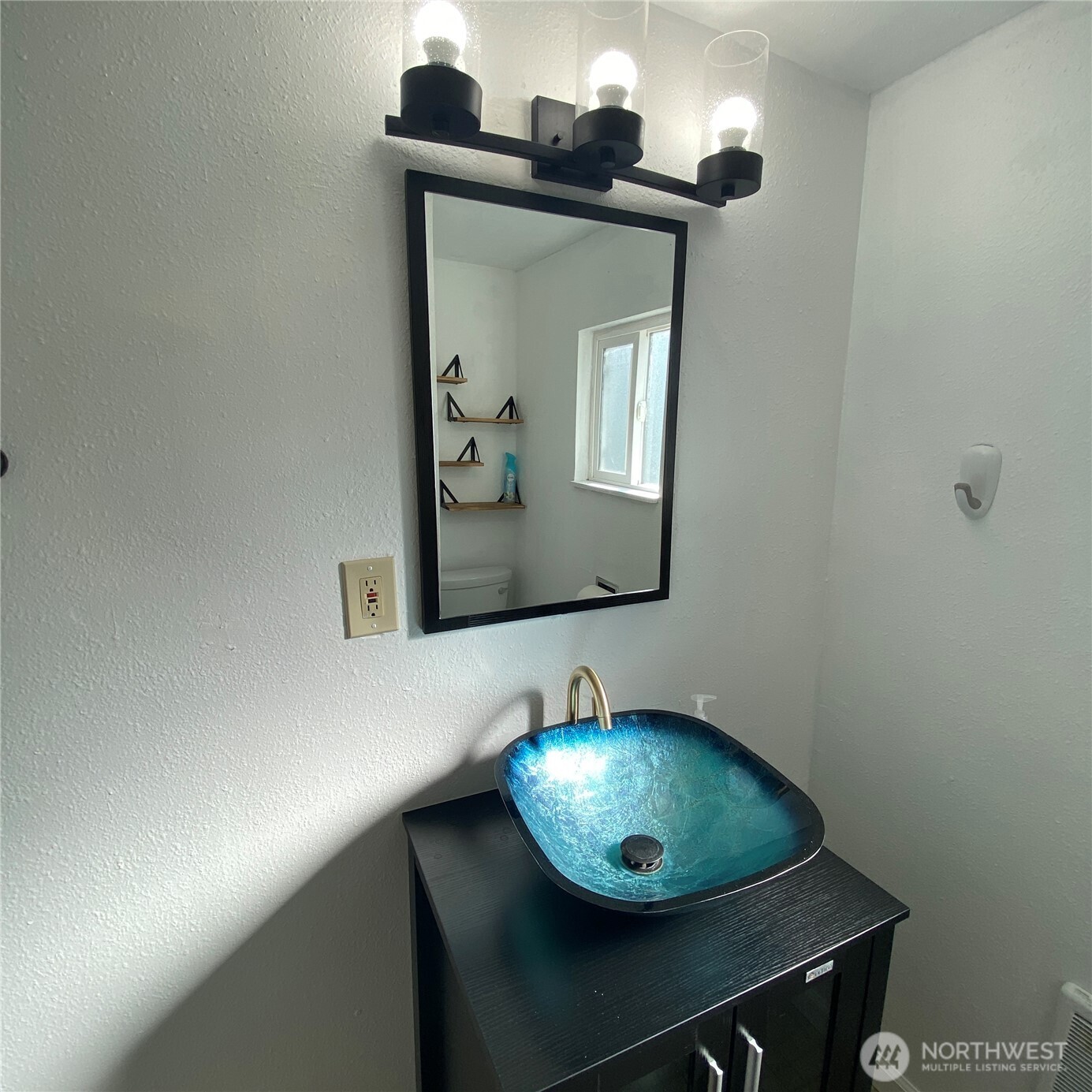 2716 Sylvan Drive W, University Place, WA 98466-2741