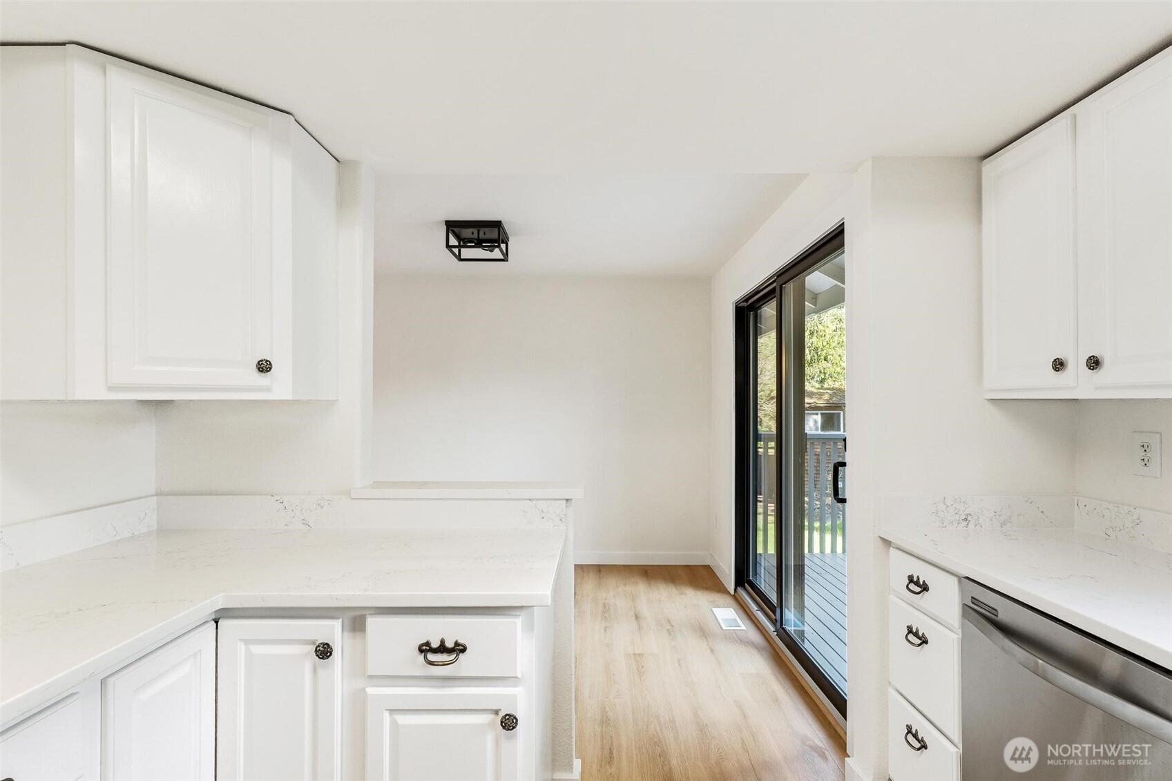 32910 30th Avenue SW, Federal Way, WA 98023