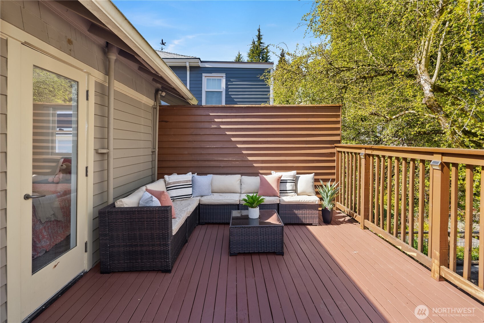 324 NE 54th Street , Seattle, WA 98105