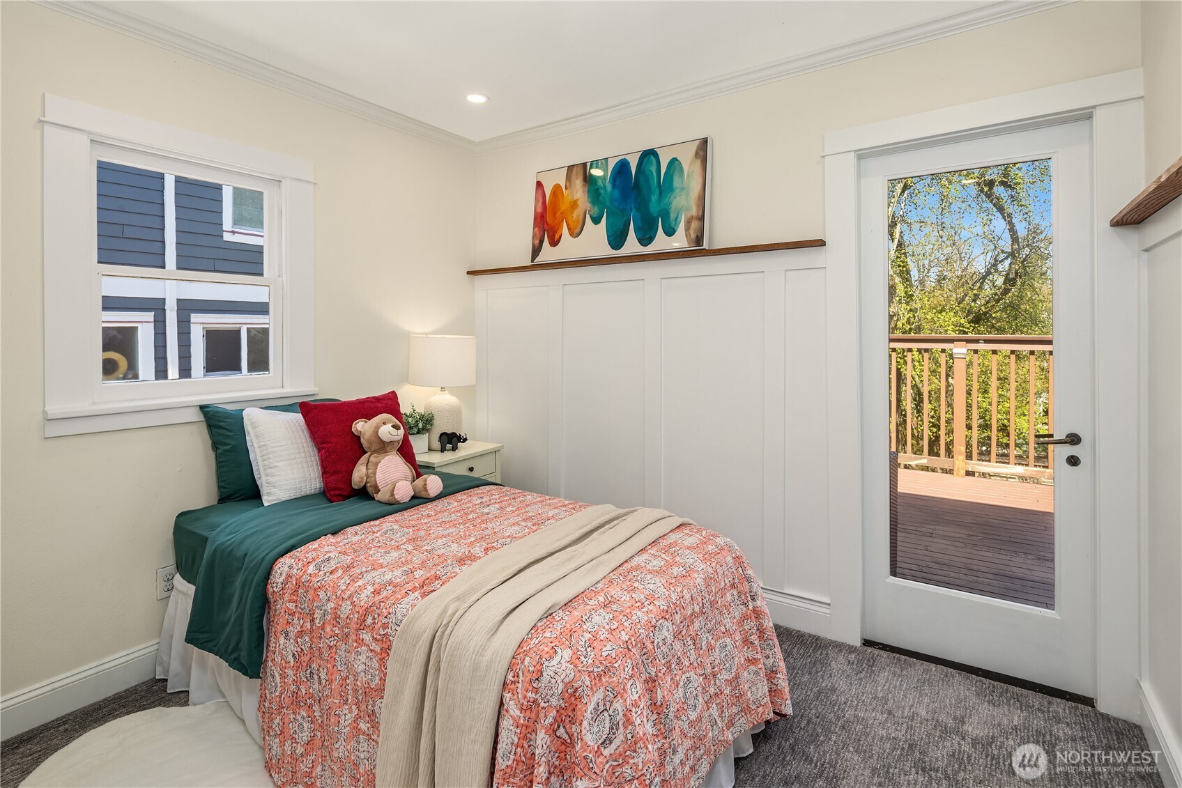 324 NE 54th Street , Seattle, WA 98105