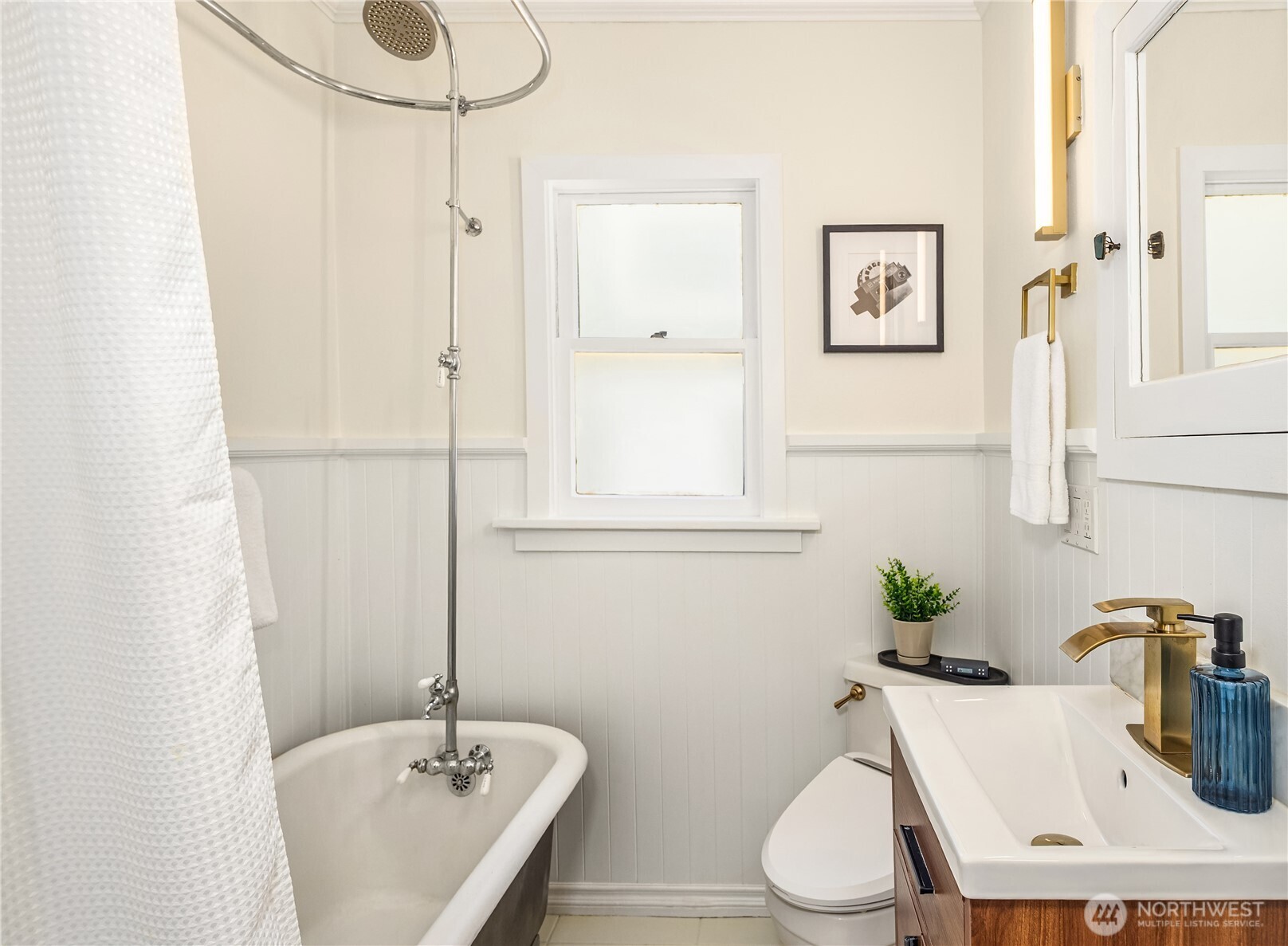 324 NE 54th Street , Seattle, WA 98105